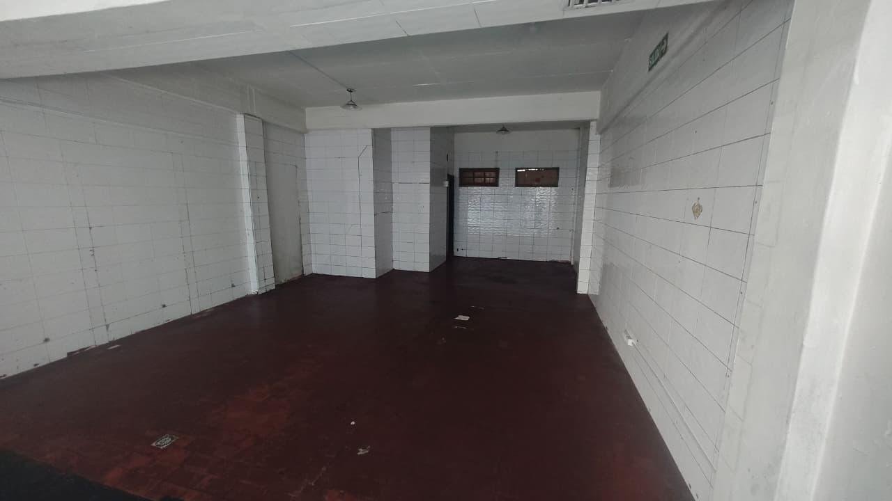 Local comercial 45 m2 aprox.. Especial para kiosco o librería. Frente a escuela. Excelente ubicación — foto 3