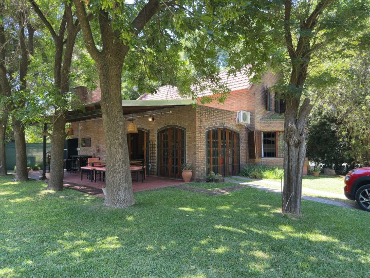 Casas - Funes - Venta