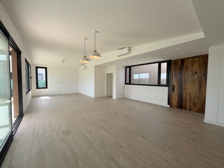 Casas - Funes - Venta