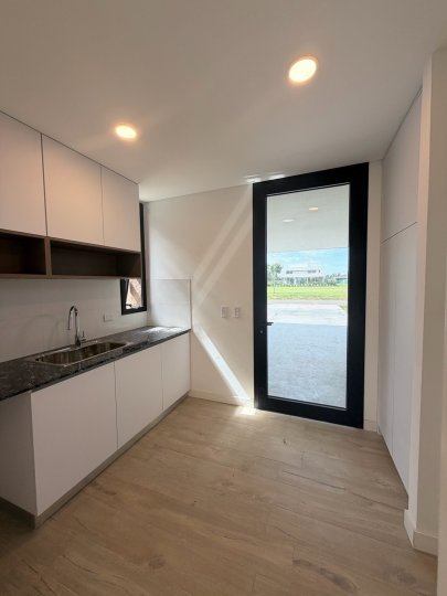 Casas - Funes - Venta