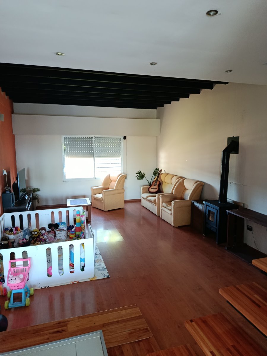 200m2 cubiertos y 600m2 de jardín para disfrutar a pleno!!! - Imagen 3