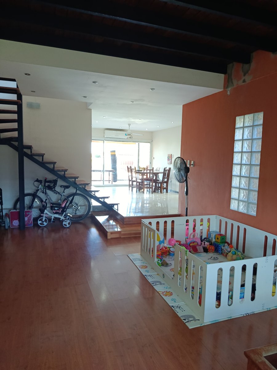 200m2 cubiertos y 600m2 de jardín para disfrutar a pleno!!! - Imagen 4