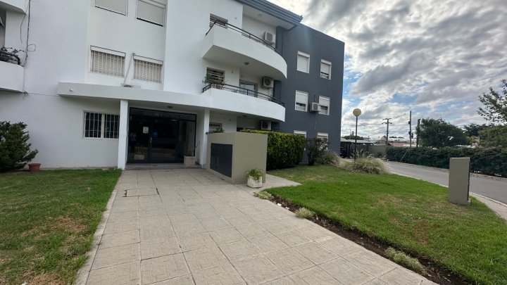 VENDO 1 DORM BARRIO CERRADO ZONA ALTO ALBERDI