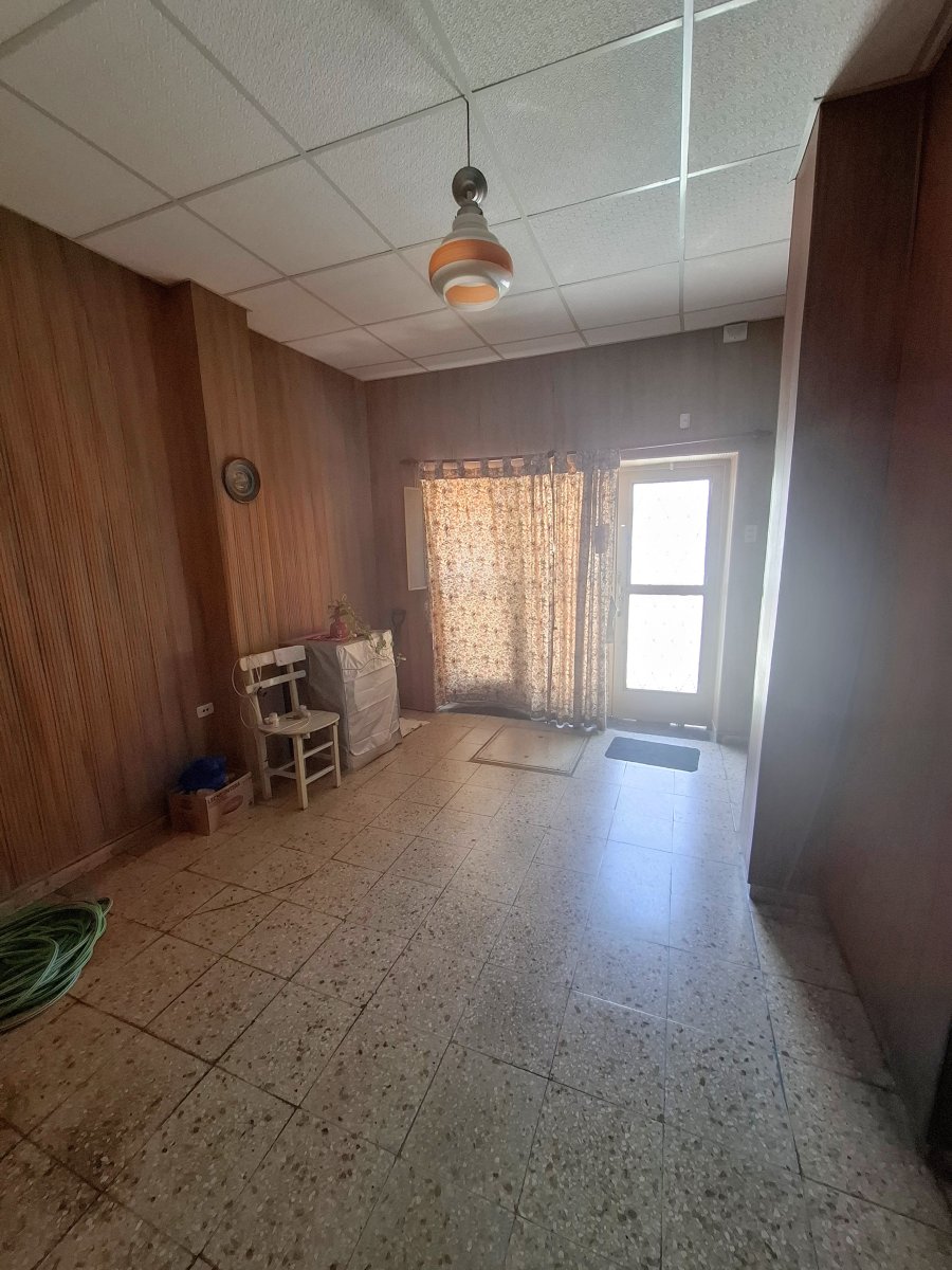 Amplia Casa Pje Miranda 3438 Altura Iriondo 2300 dos plantas 4 dormitorios, garaje, 2 baños — foto 4