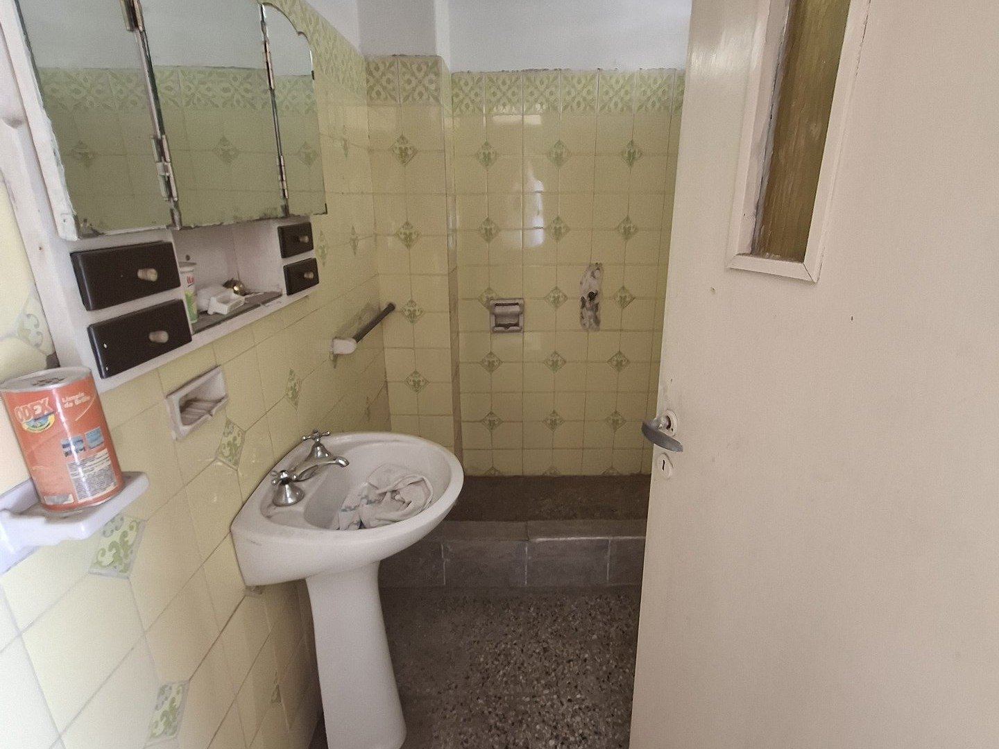 Amplia Casa Pje Miranda 3438 Altura Iriondo 2300 dos plantas 4 dormitorios, garaje, 2 baños — foto 12