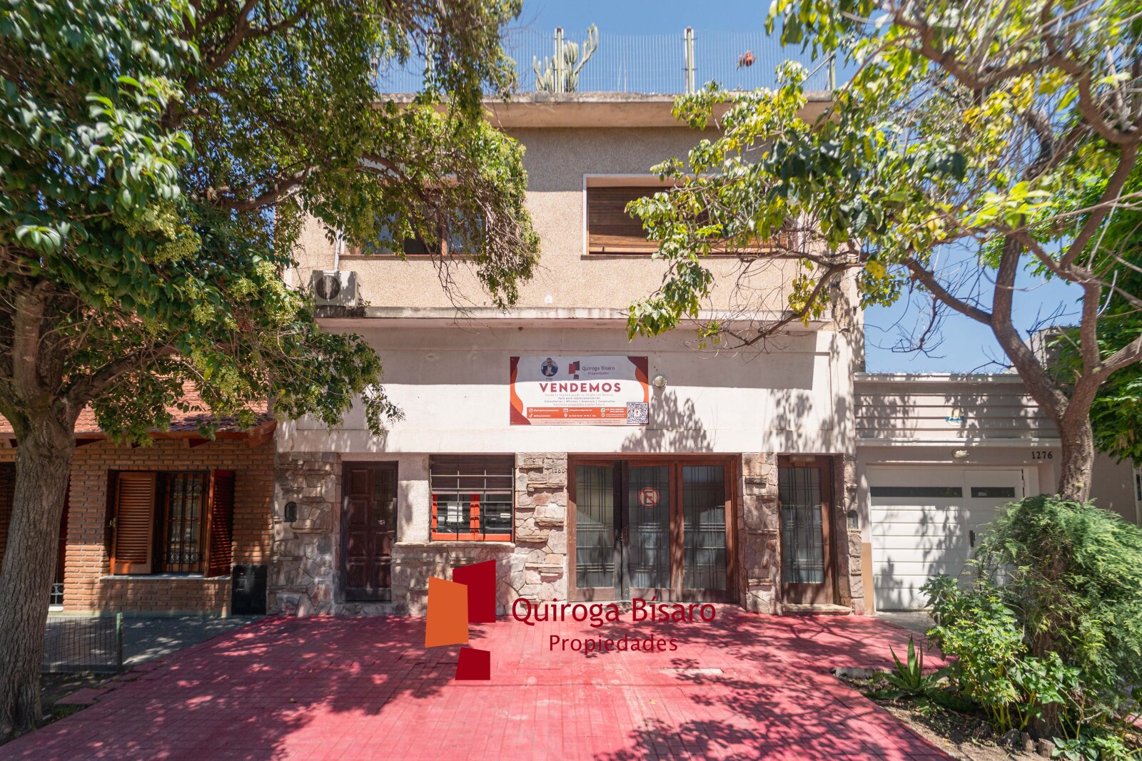 VENTA: B° JUNIORS: Casa 343 m2 Cubiertos-Ideal Clínicas/Consultorios/Oficinas/Instituciones.