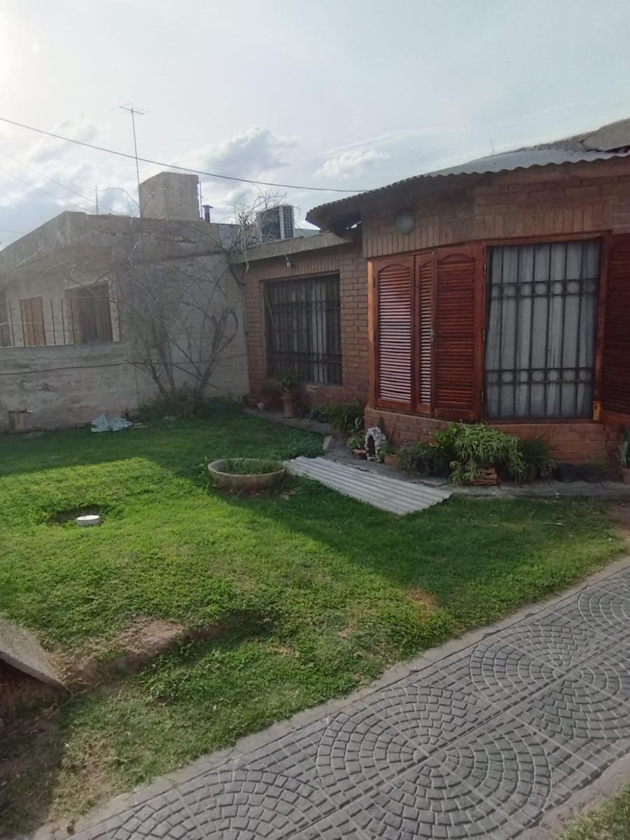 OPORTUNIDAD EN TALLERES SUD - CASA LISTA PARA HABITAR Y PERSONALIZAR - 26