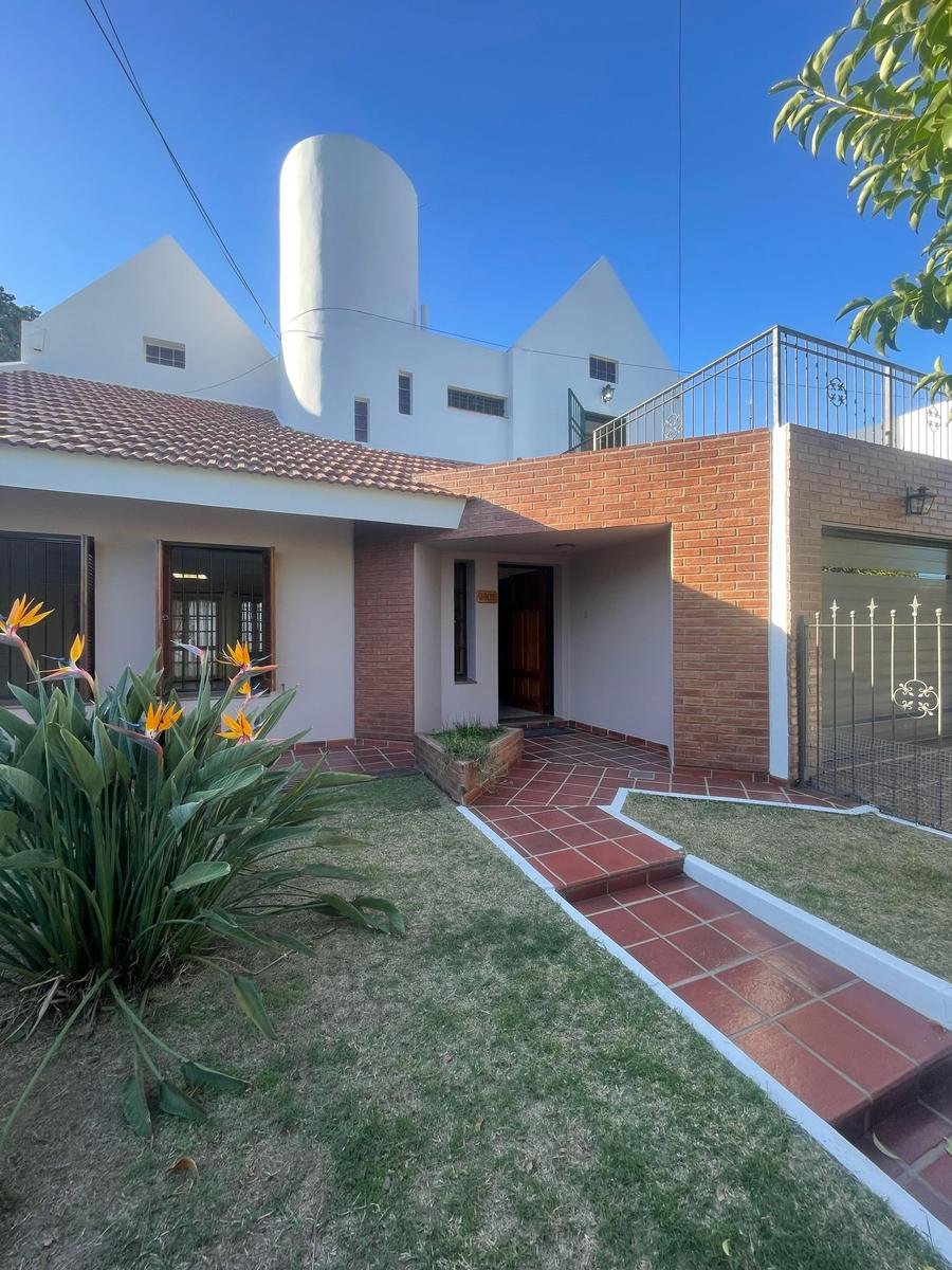 VENTA | Villa Argentina | 3 Dor. | 190 m2 | Renta del 8% Anual (USD) | Ideal uso familiar o renta.