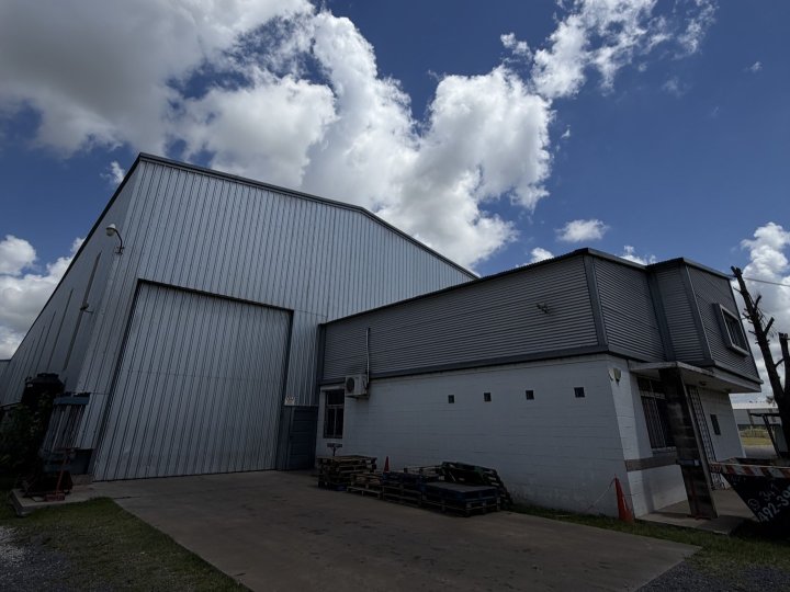 Galpones / Depósitos - Alvear -  Alquiler