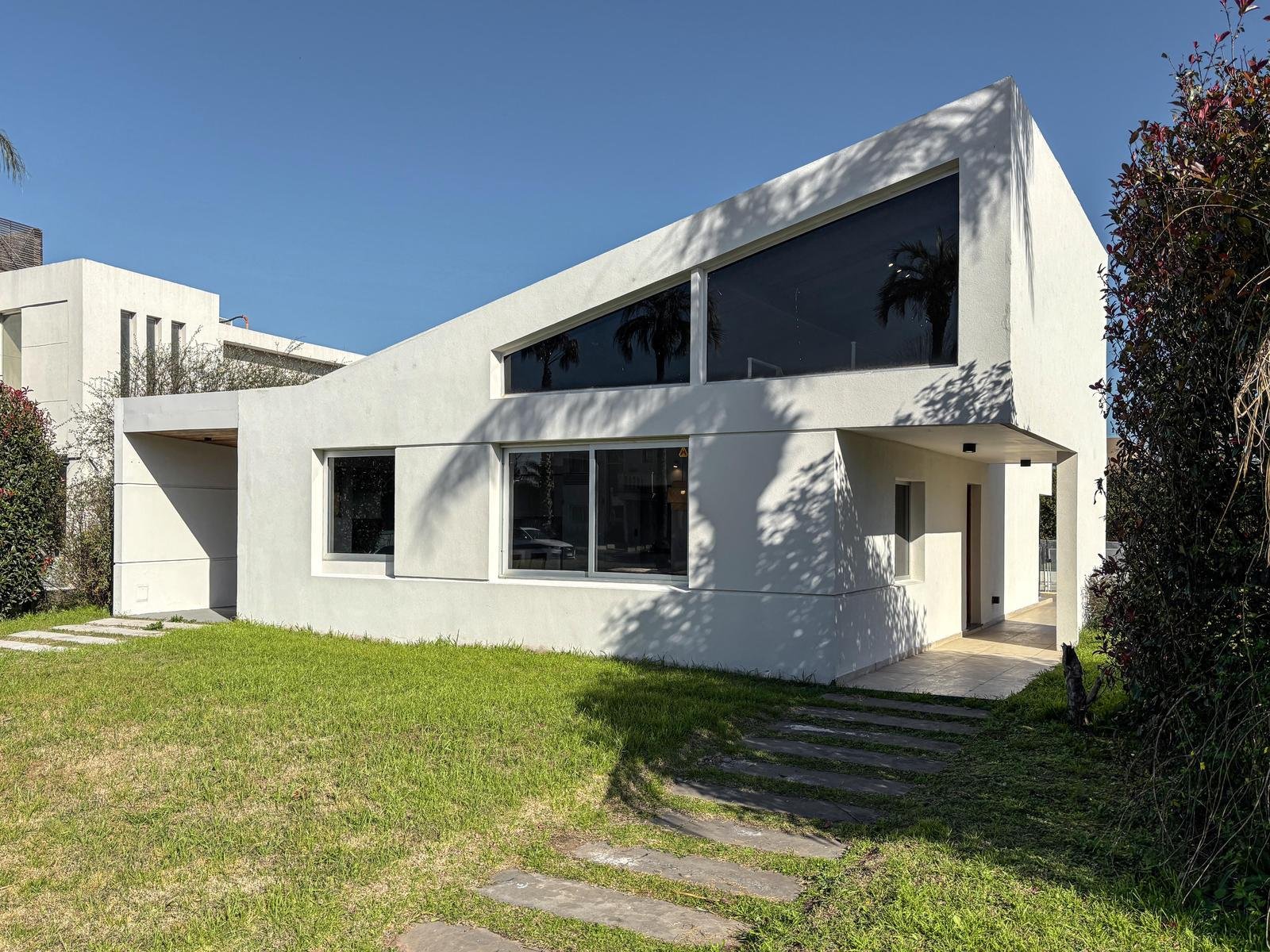 Venta Casa 3 Dorm. c/Pileta y Jardin # Bo.Miraflores - Lote 137 — foto 3