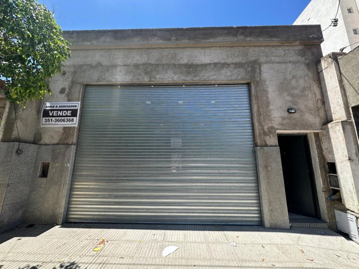 Se vende salón en barrio San Martin a media cuadra de la castro barro