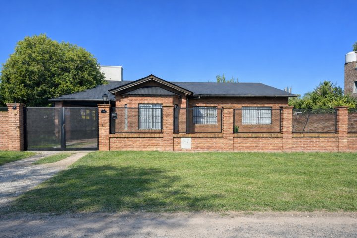 Casas - Funes - Venta