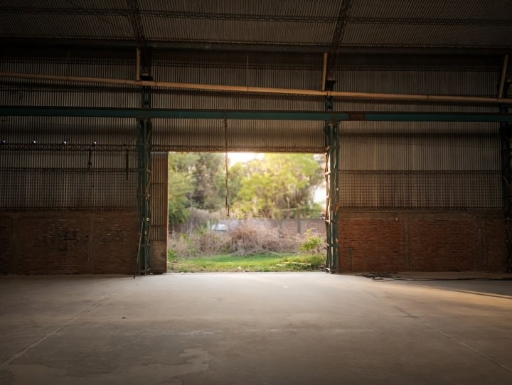 Galpones / Depósitos - Villa Gobernador Galvez -  Alquiler