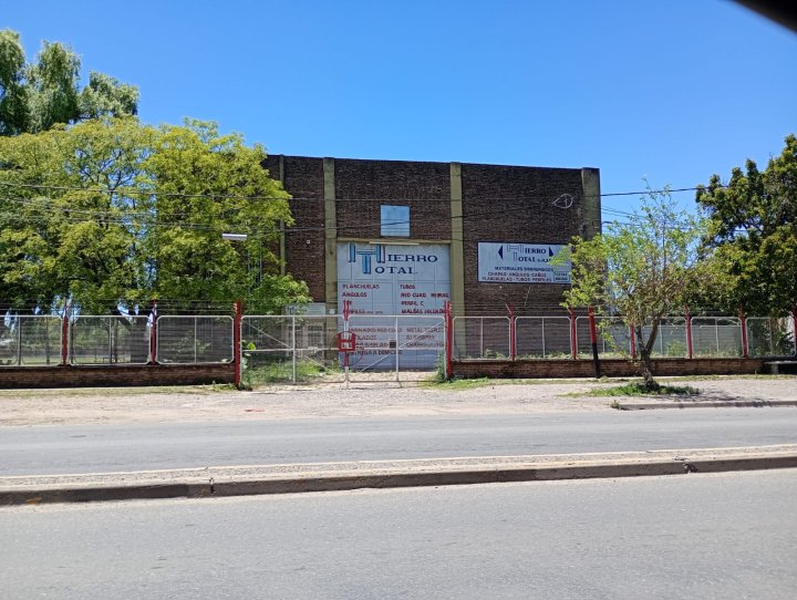 Galpones / Depósitos - Villa Gobernador Galvez -  Alquiler