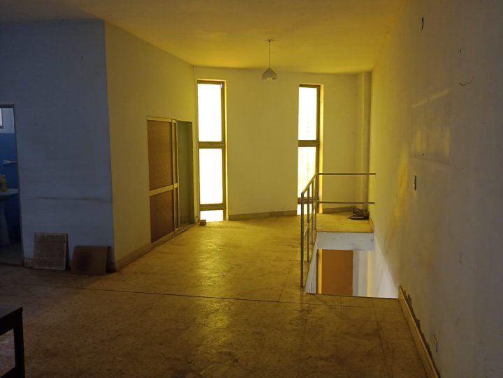 Galpones / Depósitos - Villa Gobernador Galvez -  Alquiler