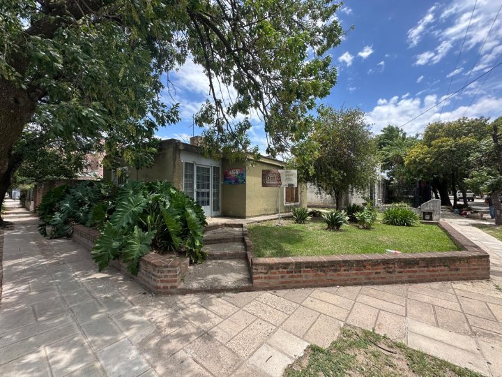 Se vende casa en barrio Quintas de Aguello