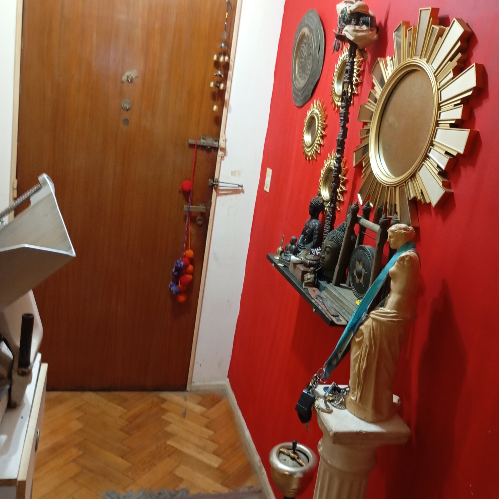 DEPTO 2 AMBIENTES,SARMIENTO AL 2.000,U$D 88.000.- ,C/COCHERA, BAULERA. — foto 3
