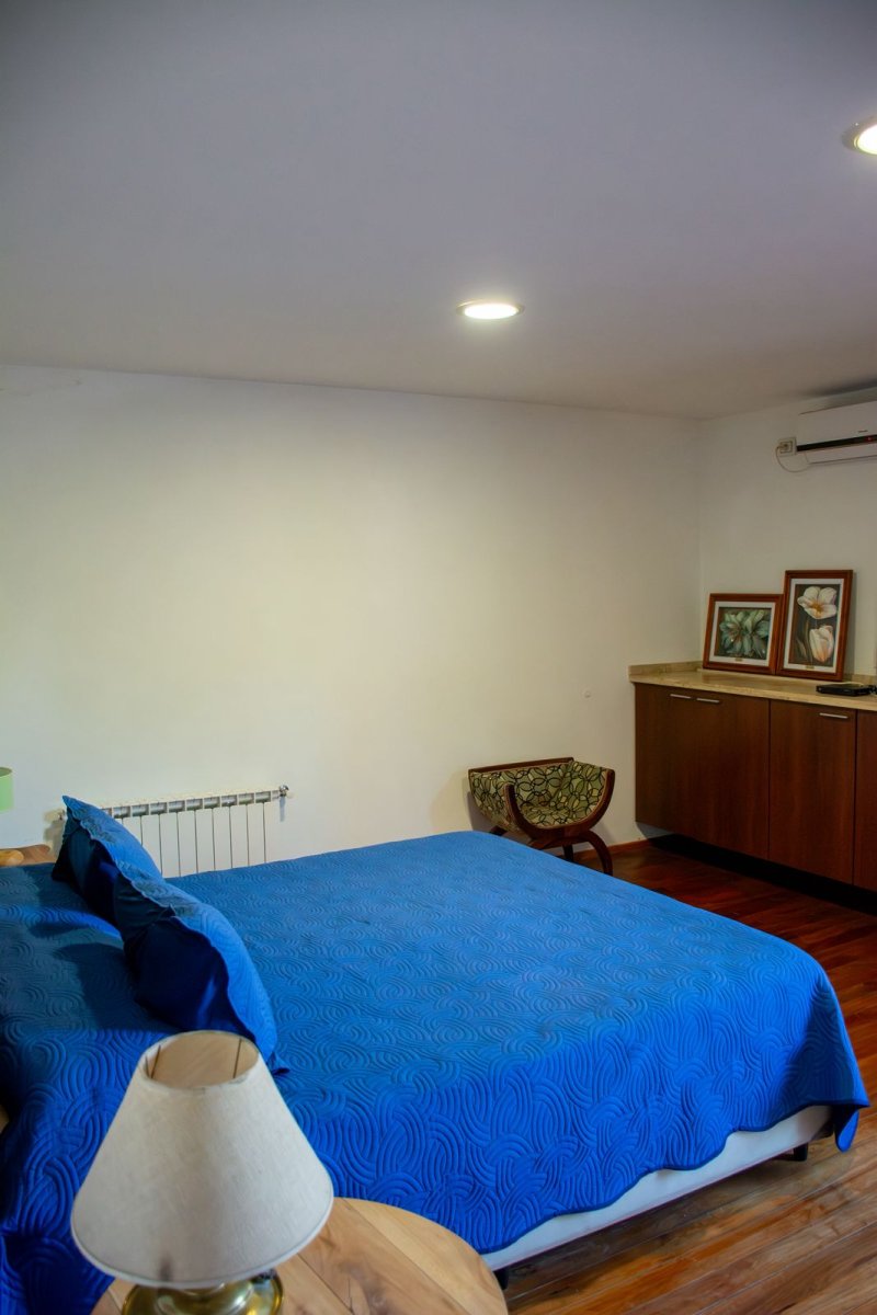 Tanti - CASA + DPTO - OPORTUNIDAD - Imagen 24