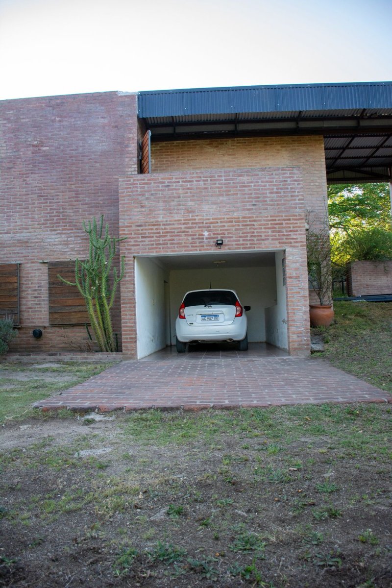 Tanti - CASA + DPTO - OPORTUNIDAD - Imagen 8