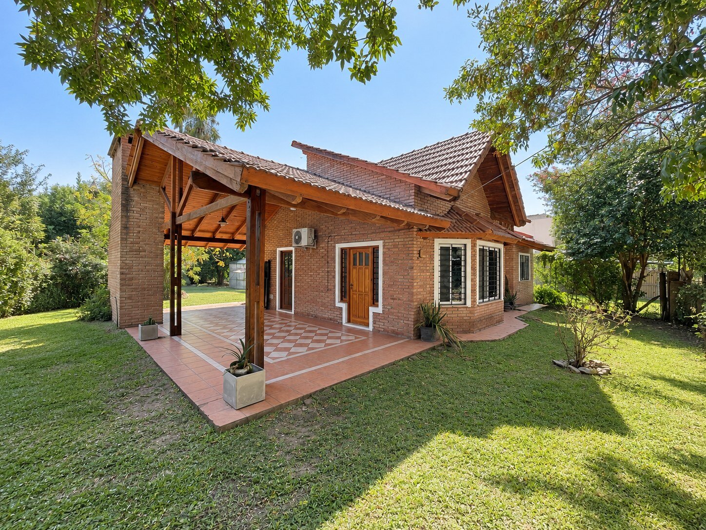 Casa en Venta, 3 dormitorios, Zona 2, Dean Funes y Catamarca