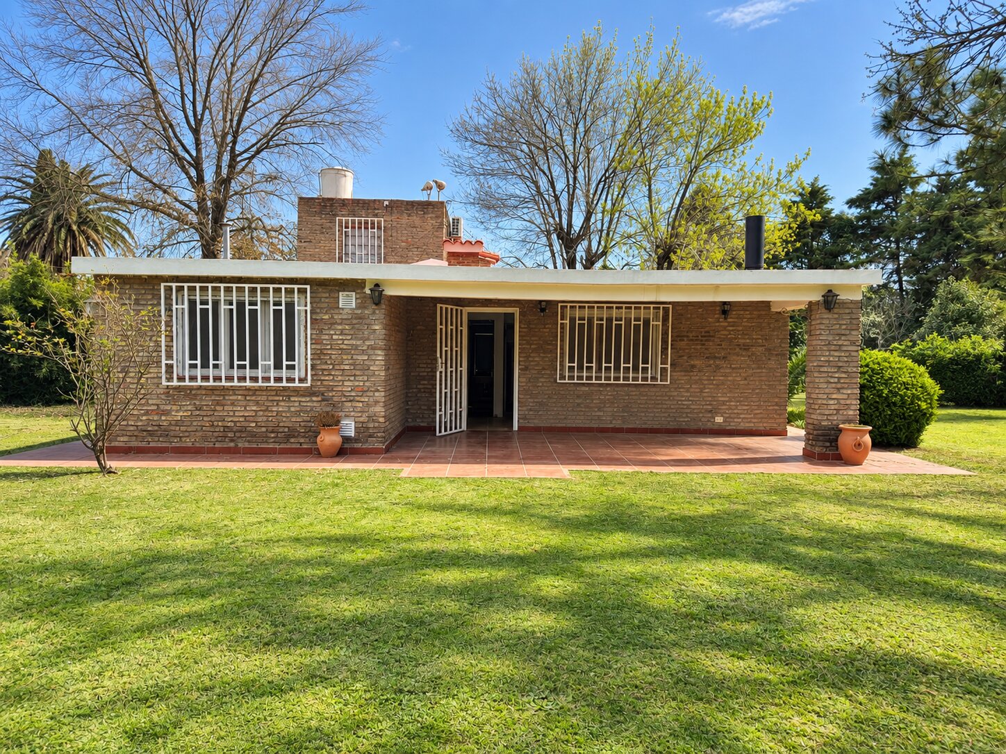 Casa Quinta, 3 Dormitorios, San Geronimo 363, Roldan Barrio Los Aromos.
