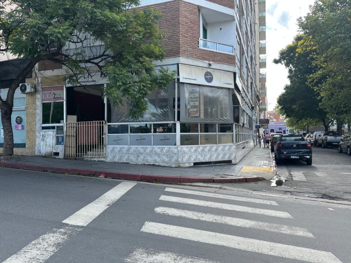 Se alquila local gastronómico frente a la terminal de ómnibus