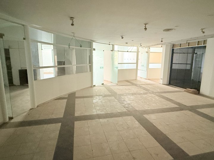 Oficina en Venta - Piso Completo- Barrio Centro