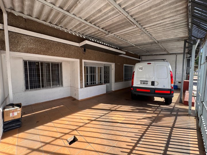 CASA 3 DORM 2 BAÑOS B° ZUMARAN