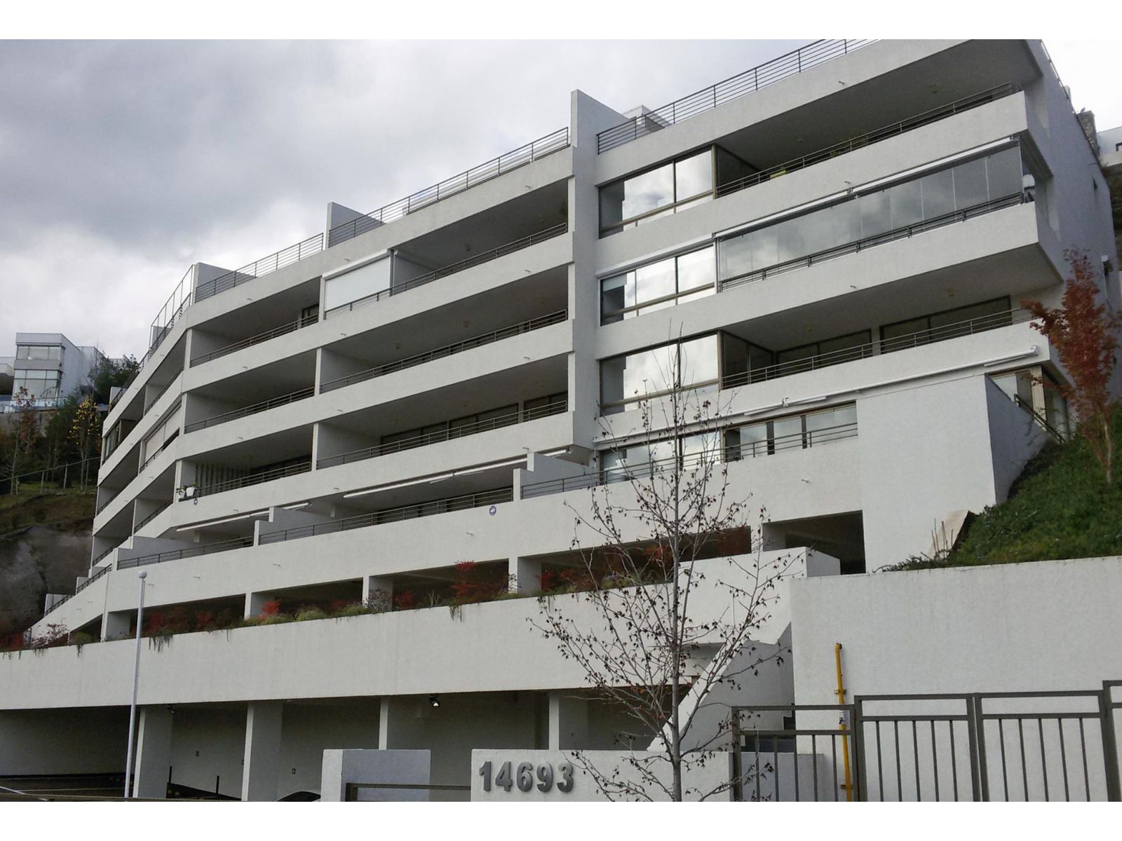 Exclusivo departamento en La Dehesa, sector El Huinganal