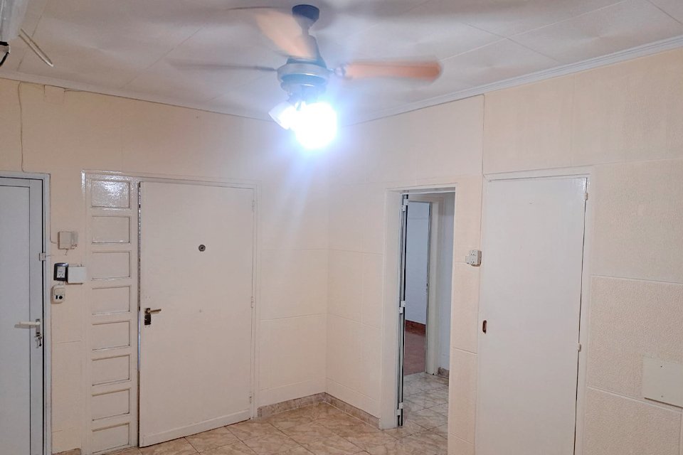 HERMOSA CASA SUPER AMPLIA 3 DORMITORIOS CON LOCAL SOBRE AV. URIBURU — foto 11