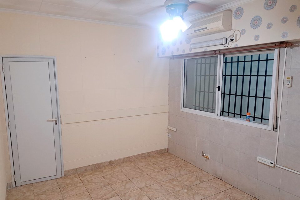HERMOSA CASA SUPER AMPLIA 3 DORMITORIOS CON LOCAL SOBRE AV. URIBURU — foto 12