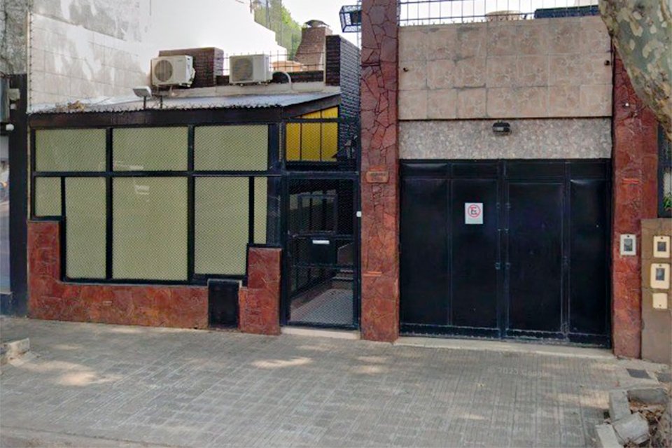 HERMOSA CASA SUPER AMPLIA 3 DORMITORIOS CON LOCAL SOBRE AV. URIBURU