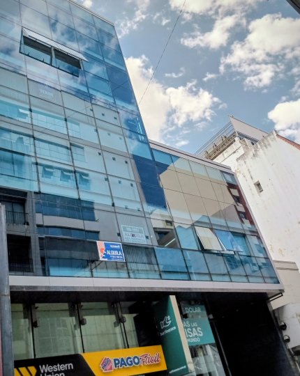 Oficina  amoblada en alquiler zona City Bancaria