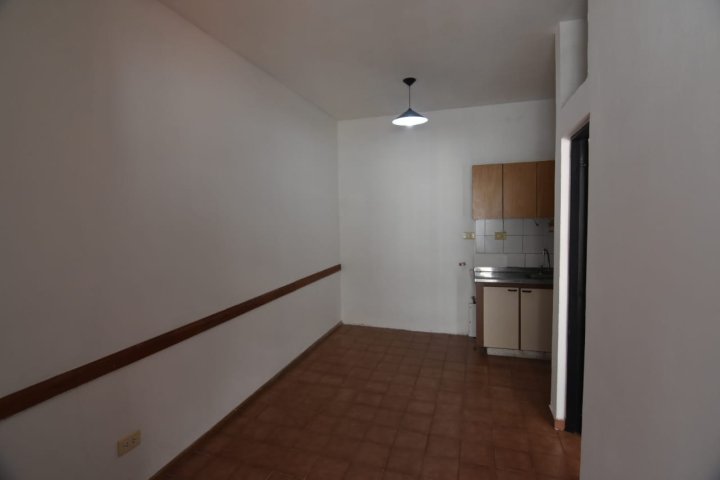 Departamentos de pasillo - Rosario - Venta