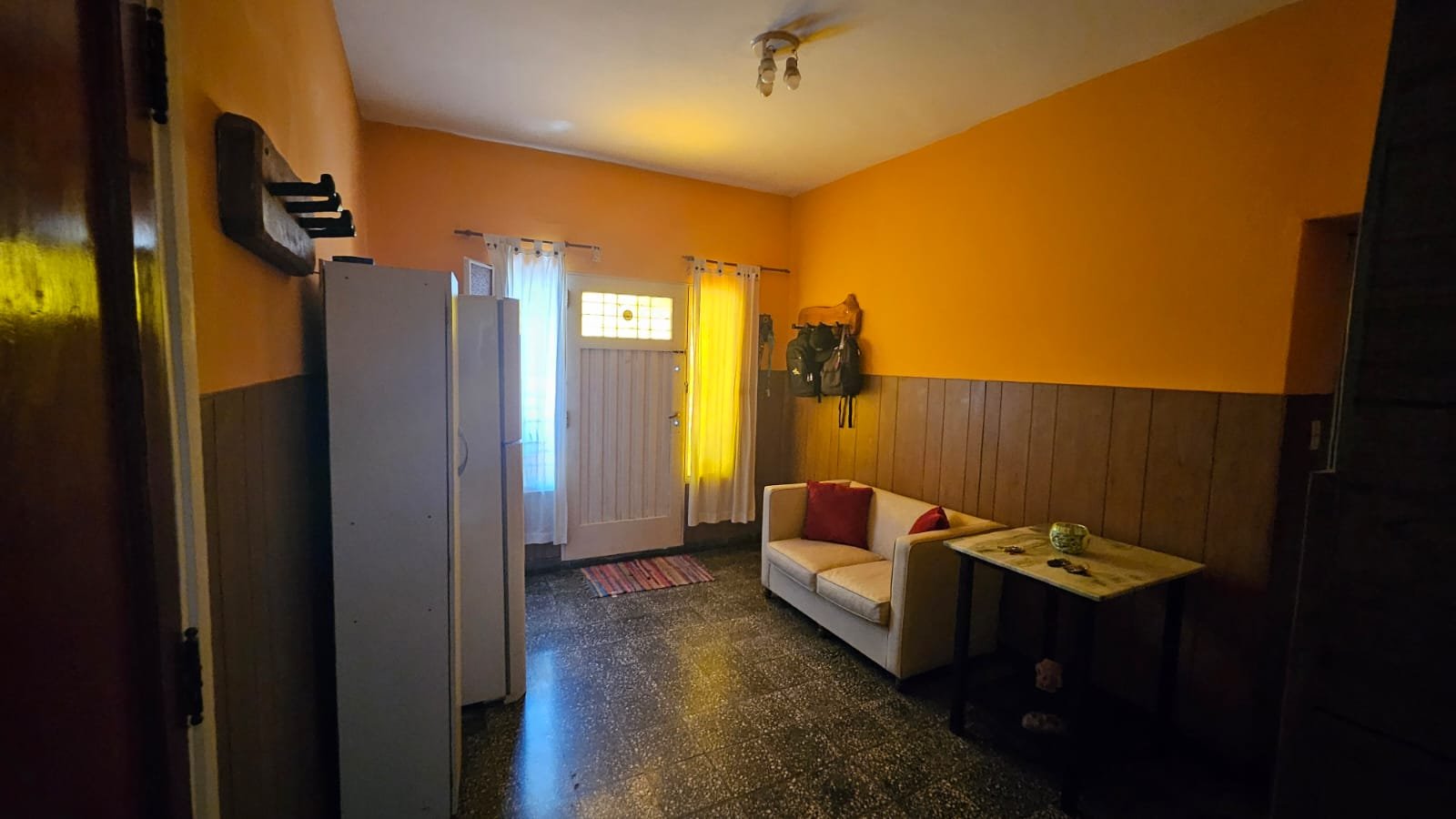CASA FAMILIAR CON PILETA, COCHERA PARA 3 AUTOS Y GRAN LIVING EN PARQUE SAN MARTÍN — foto 8