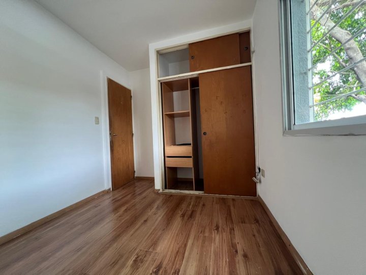 Departamentos de pasillo - Rosario - Venta