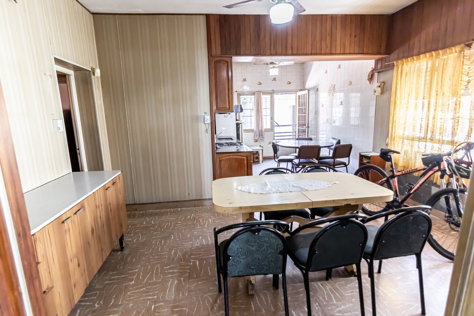 CASA DE 3 DORMITORIOS,COCHERA y PATIO BARRIO INDUSTRIAL — foto 6