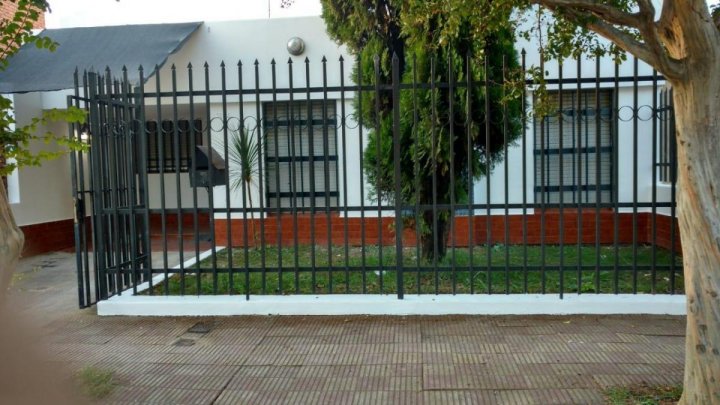 Hermosa Casa 2 Dorm. Alto Verde.