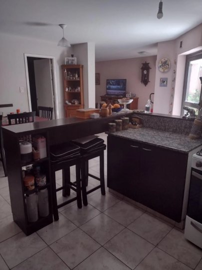 Departamento en Planta Baja. Muy amplio y luminoso.