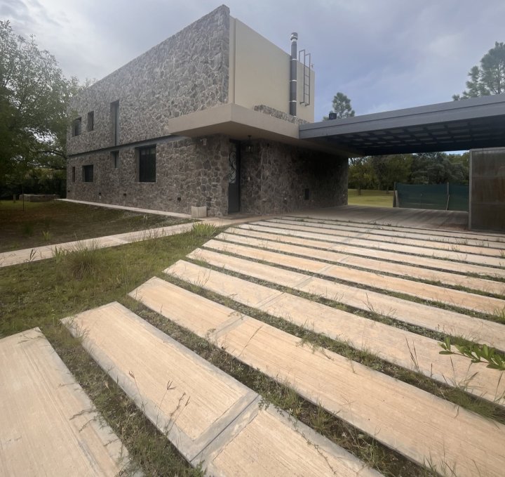 VENTA CASA DE CATEGORÍA VILLA SAN MIGUEL, LOS MOLINOS