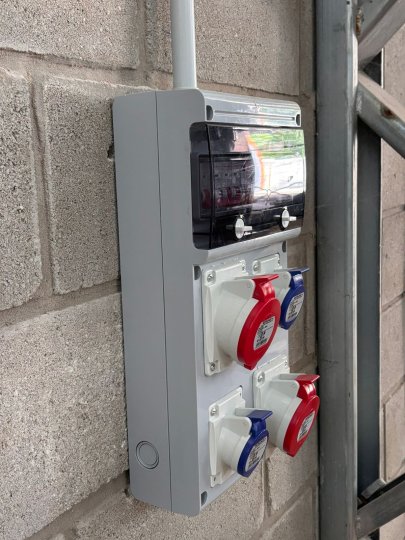 Galpones / Depósitos - San Lorenzo - Venta