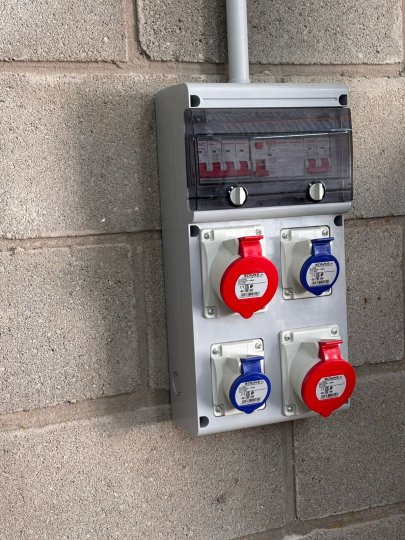 Galpones / Depósitos - San Lorenzo - Venta