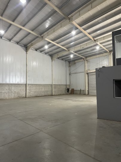 Galpones / Depósitos - Alvear - Alquiler