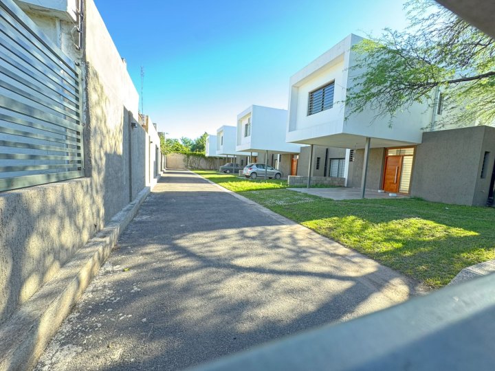 Duplex en Venta con renta.