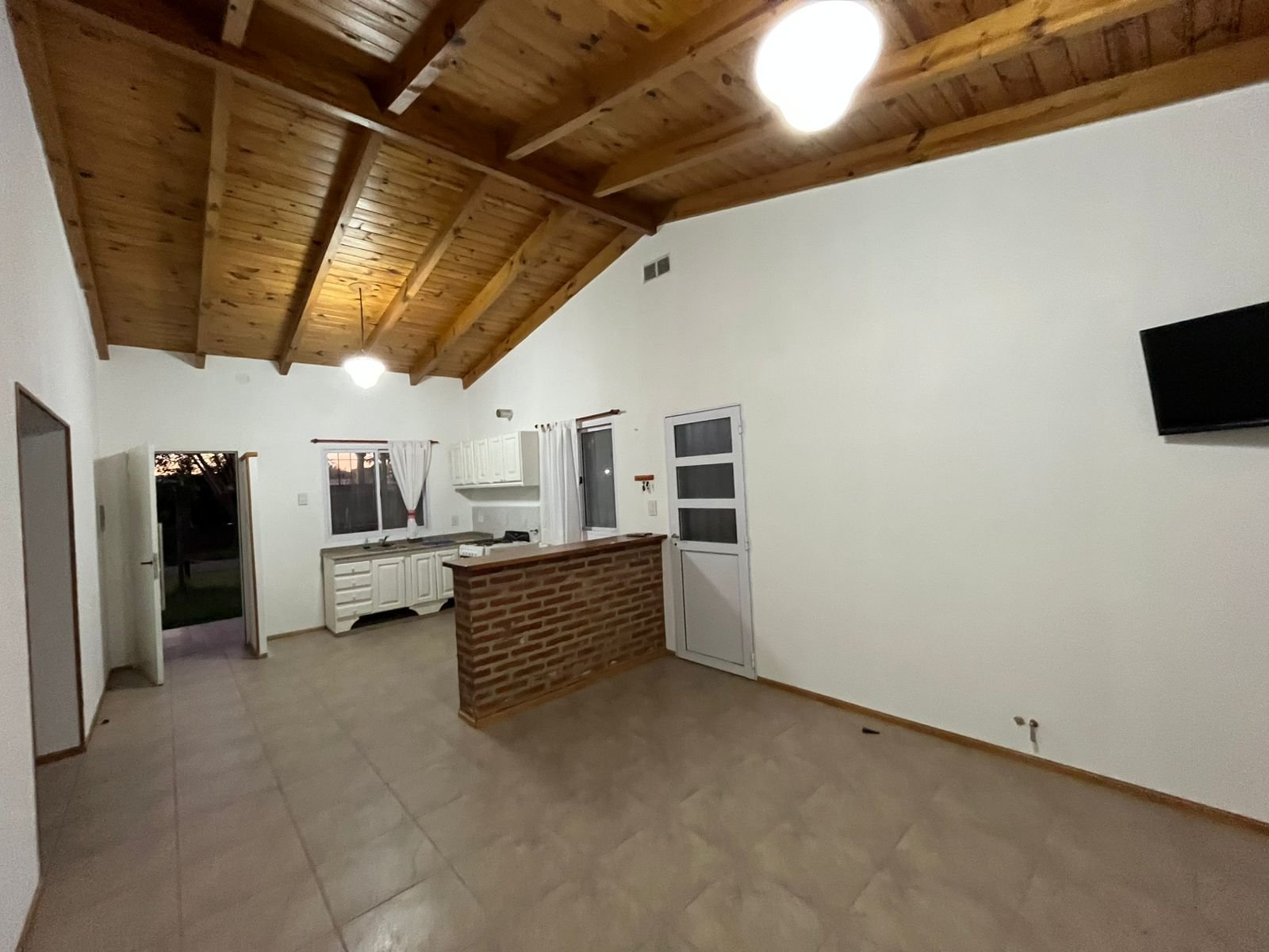 La Taba 1969 Casa en alquiler Punta Chacra - Roldán — foto 2