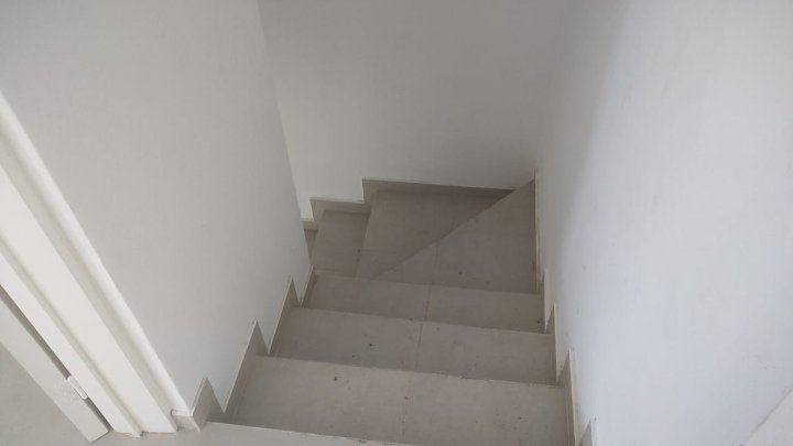 Departamentos de pasillo - Otra Ciudad - Venta