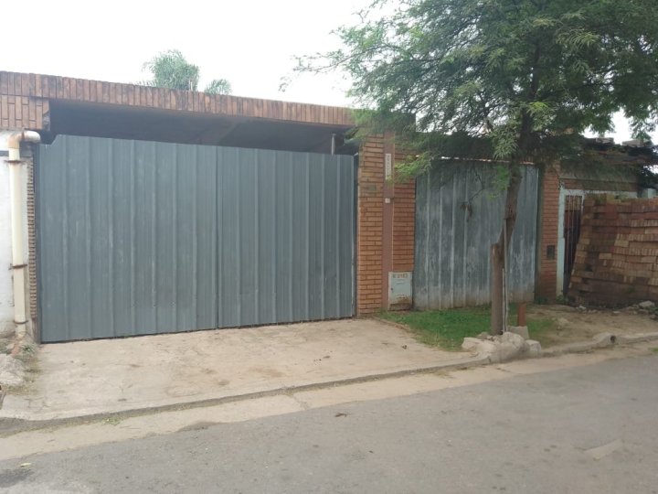Casa a Reciclar en Venta Barrio : Ituzaingó