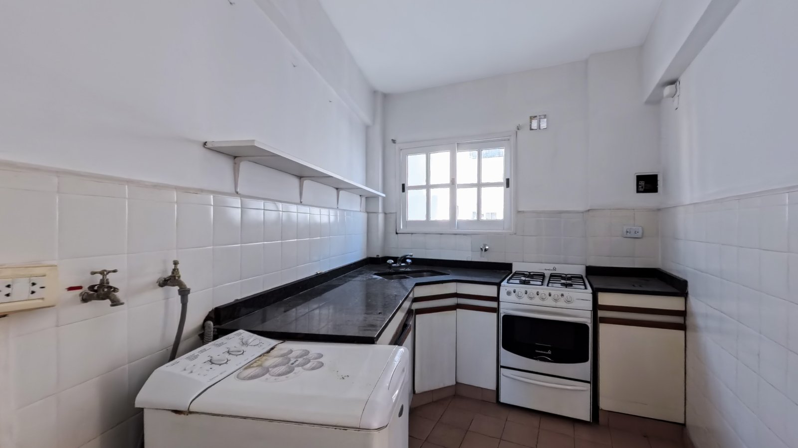 Excelente 3 Ambientes en Esquina con Balcón Corrido – Súper Luminoso y en Ubicación Privilegiada — foto 10