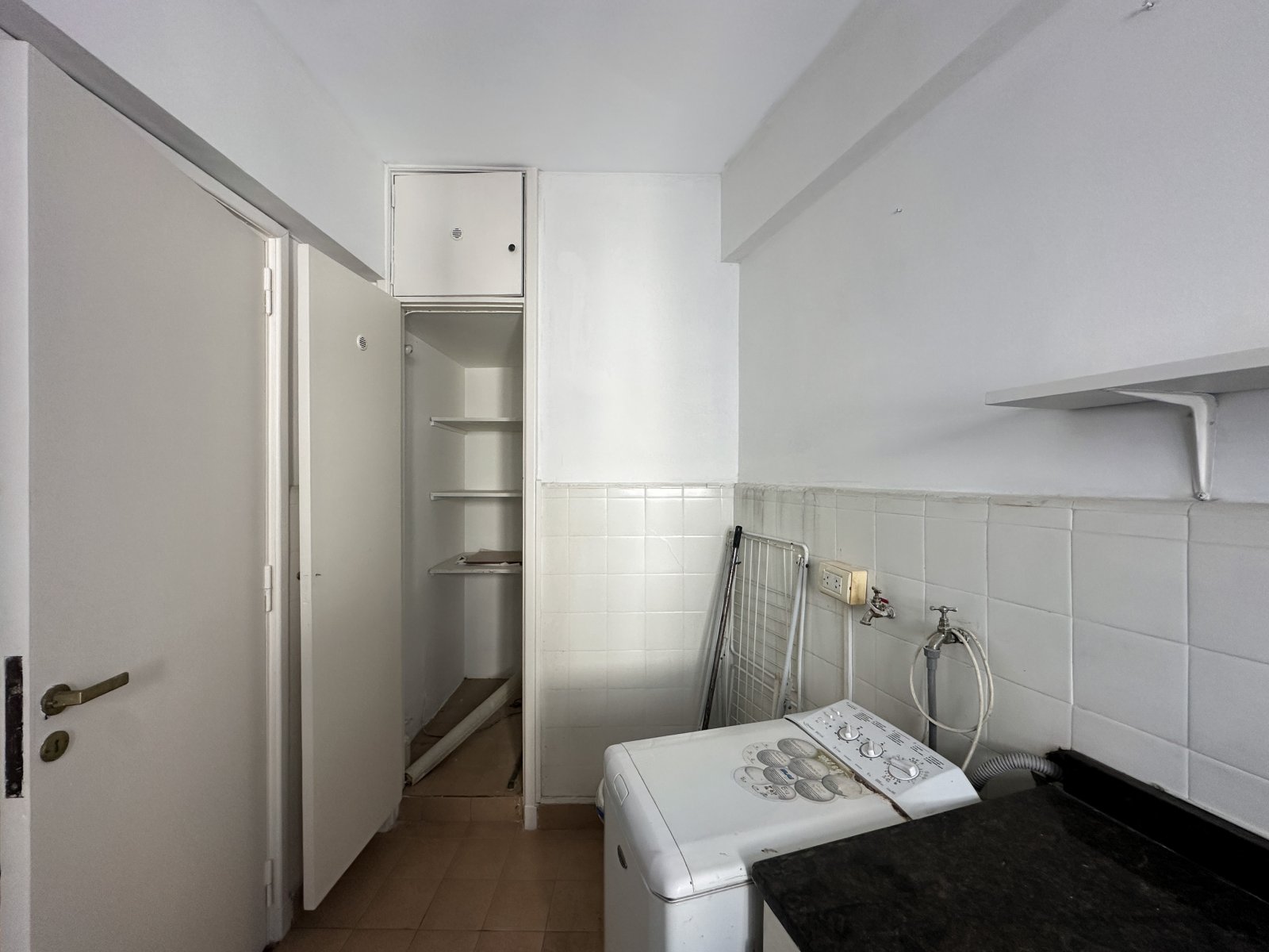 Excelente 3 Ambientes en Esquina con Balcón Corrido – Súper Luminoso y en Ubicación Privilegiada — foto 7
