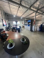 Galpones / Depósitos - Alvear -  Alquiler